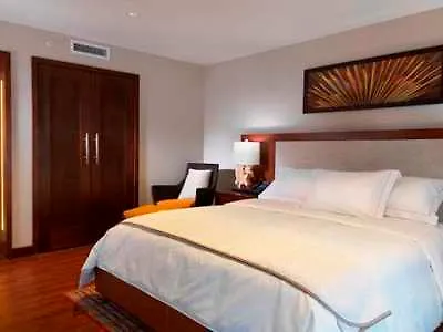 Hilton Grand Vacations Club Hokulani Waikiki Honolulu Hotel 3*,